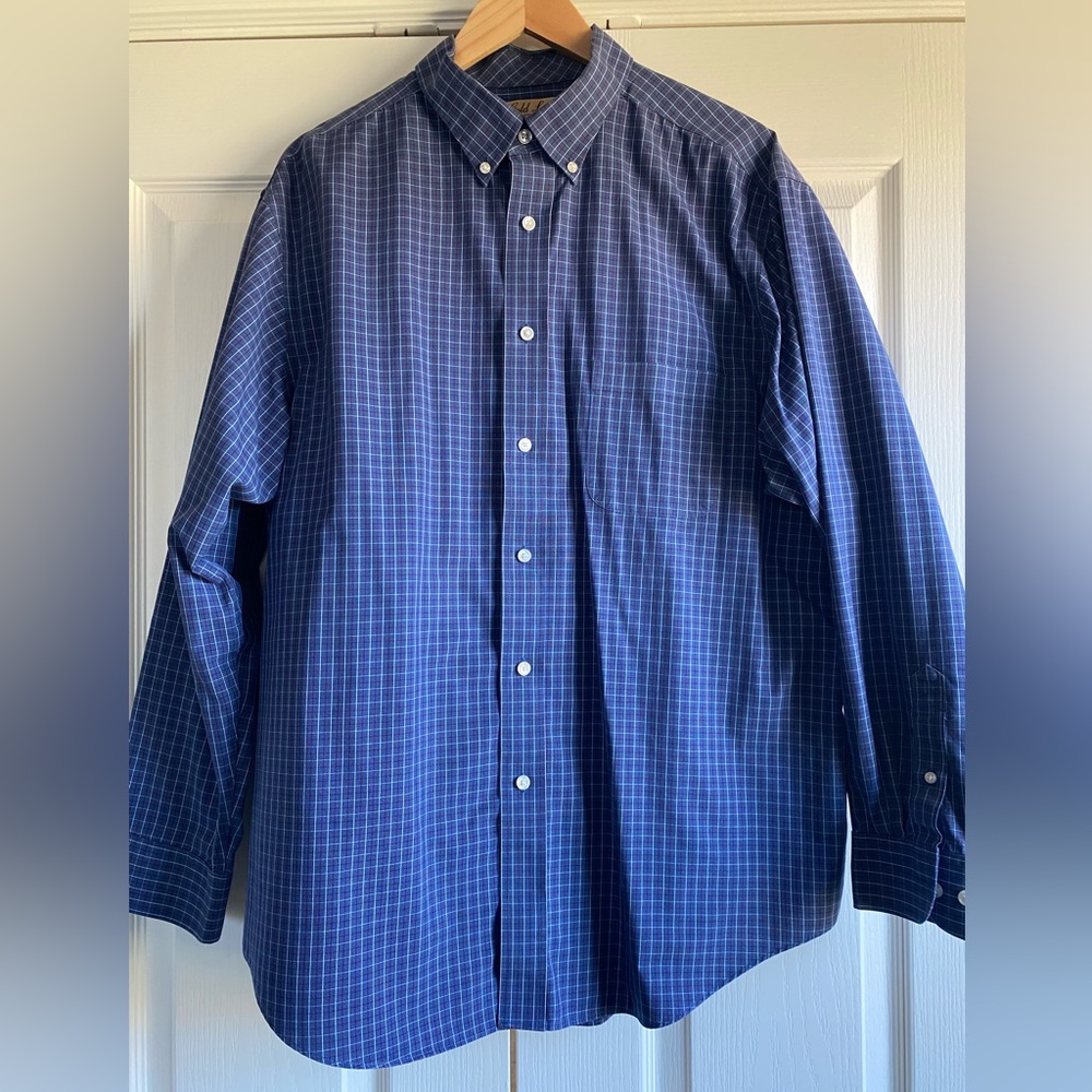 Roundtree & Yorke Navy Plaid Button-Down Shirt